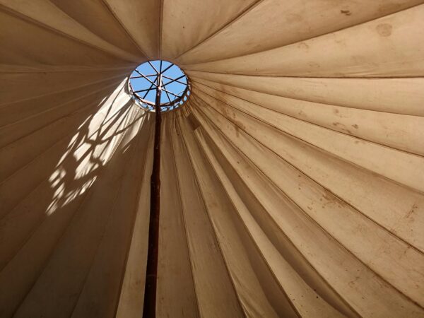 Image of a tent pole from Alexandru Molnar on Pexels